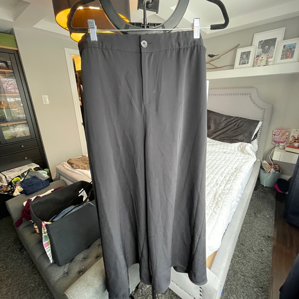 11 Honore Women’s Black Wide Leg Pants